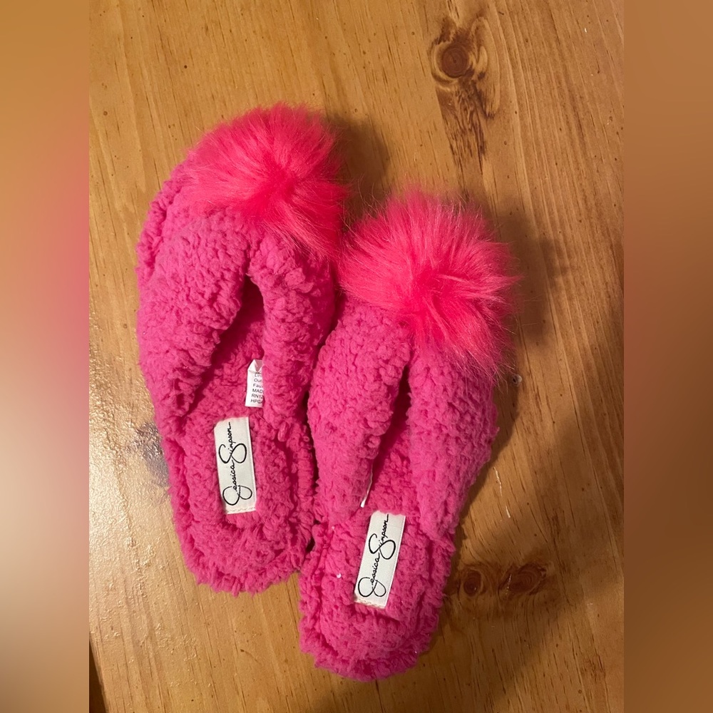 Jessica Simpson NEW Fuzzy Pink Sandal Slippers Sz-Small/6-7